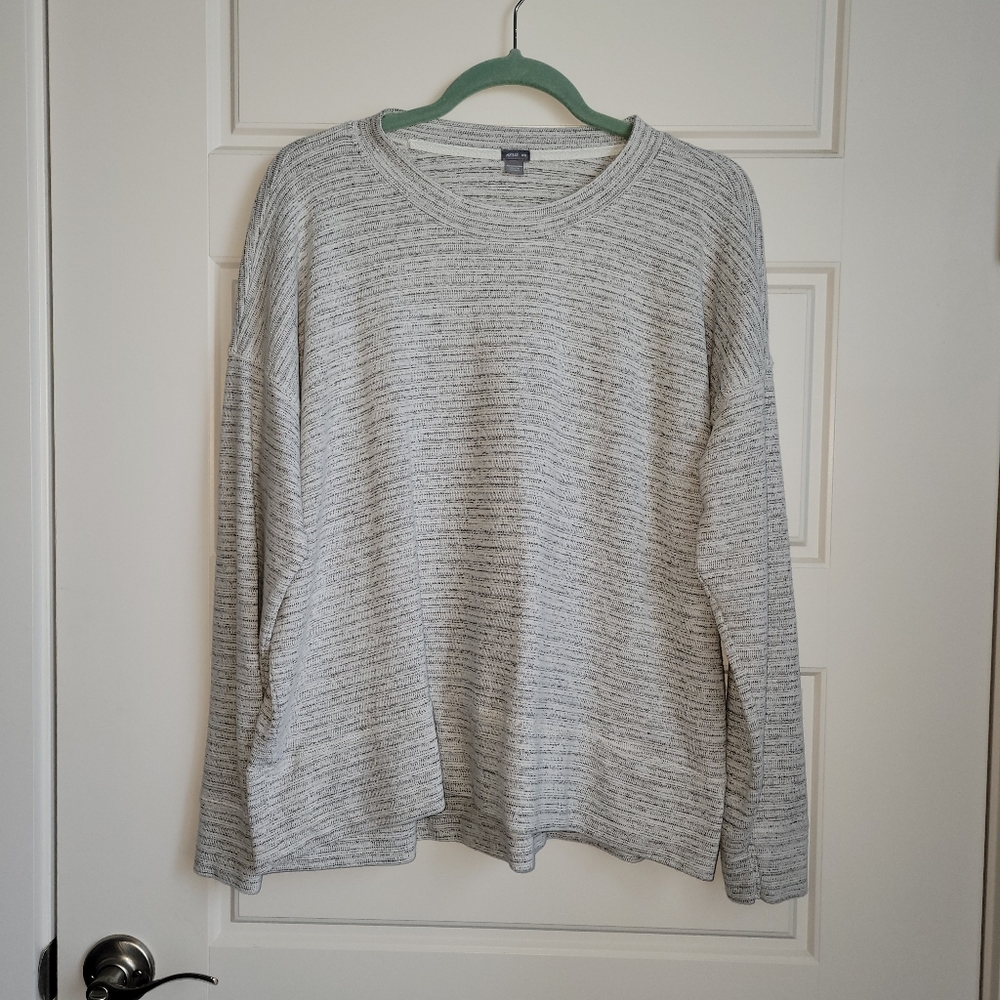 Aerie Athletics American Eagle long sleeve Heather Gray Sweater.   M